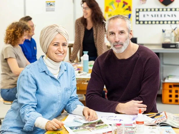 De stap naar de klas voor statushouders